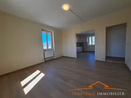 location appartement 4 pièces 82m²