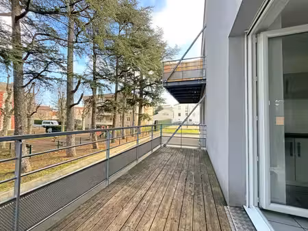 t3 avec beau balcon secteur calme