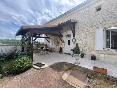 maison en pierre avec jardin & piscine