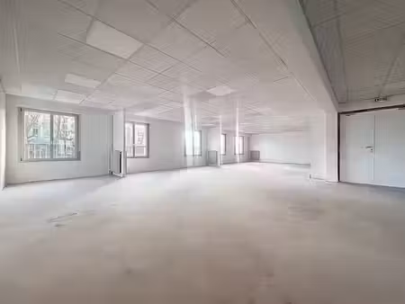 vente locaux professionnels 3 pièces 169.44 m² à versailles (78000)  799 000 €