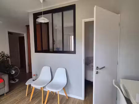 t2 spacieux et lumineux avec balcon