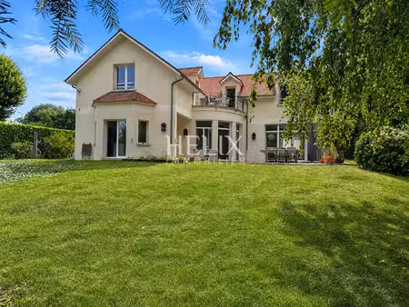 magnifique maison contemporaine aux volumes généreux à l'etang la ville de 249 m²