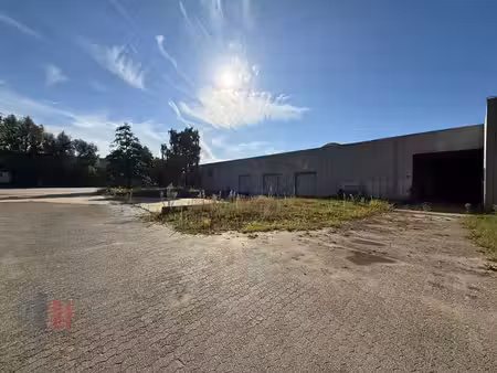 bedrijfsgebouw op topligging met visibiliteit van de e17 ...