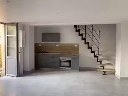 location appartement 2 pièces à château-gontier-sur-mayenne (53200) : à louer 2 pièces / 5