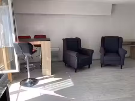 location appartement 2 pièces meublé à la roche-sur-yon le bourg sous la roche (85000) : à