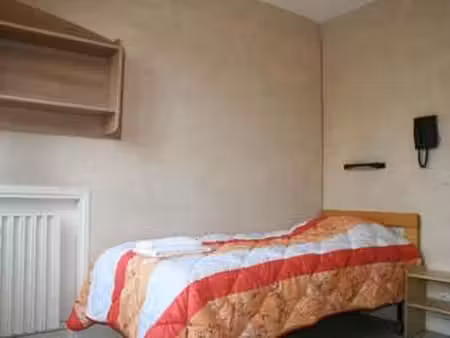 location appartement t1 meublé à fontenay-aux-roses (92260) : à louer t1 meublé / 18m² fon