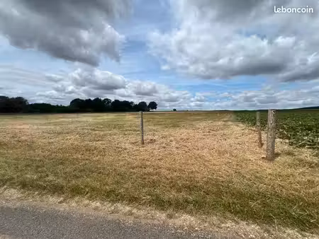terrain constructible disponible à soucy