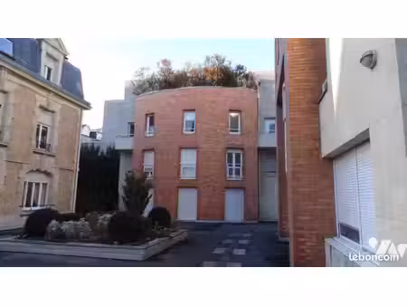 studio 1 pièce 32 m²