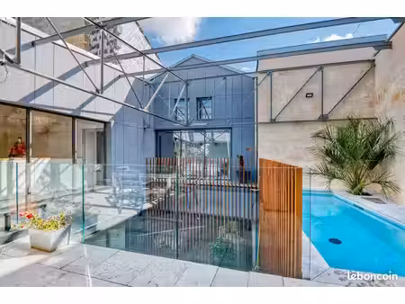 maison 6 pièces 241 m²