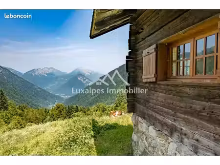chalet d'alpage traditionnel savoyard en très bon état