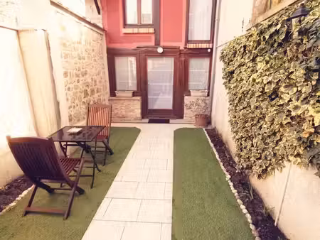 maison 30m2 + jardin 20m2 entre insead et château