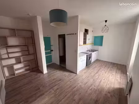 f2 clermont ferrand tout équipé proche centre ville