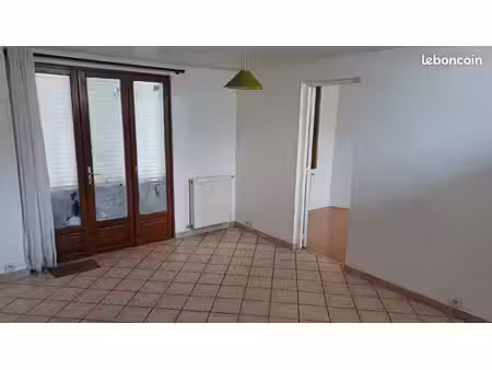 « f2/f3 56 m² – servon – très propre – libre 3 octobre »