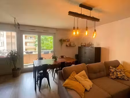 t2 meublé 47 m² avec balcon + parking – toulouse ponts jumeaux
