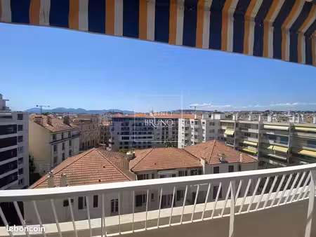 studio 1 pièce 32 m²