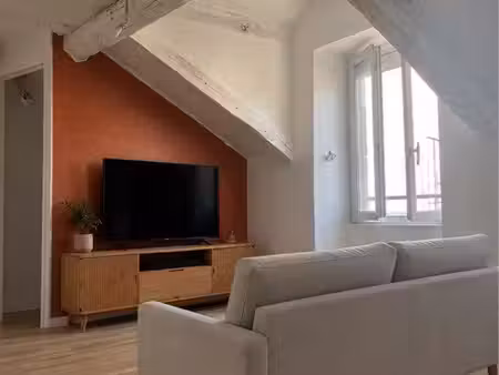 studio refait à neuf avec climatisation et fibre