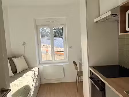 chambre meublée