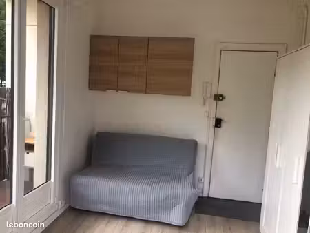 studette 10 m2 + balcon ville d'avray