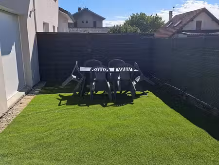 t2 meublé 27 m² avec cour privative – au calme