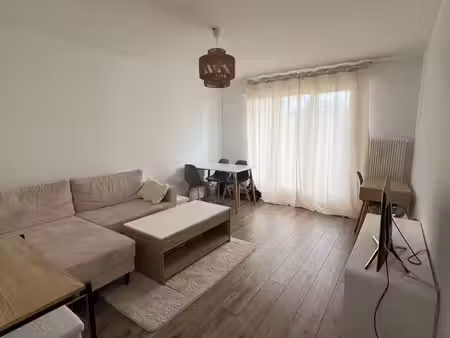 t3 (1 chambre) meublé 52m² au pied du tram