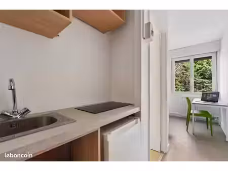 studio 1 pièce 14 m²