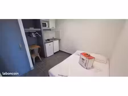 chambre hotel tout equipee ave kitchenette