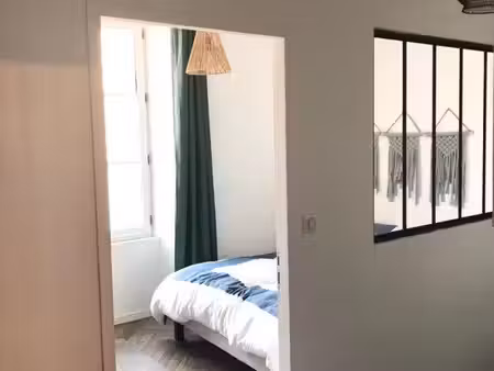 t2 meublé avec terrasse