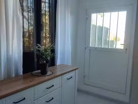 studio meublé indépendante avec terrasse – location septembre à juin