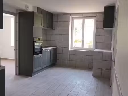 grand t3 entièrement rénové avec clim réversible