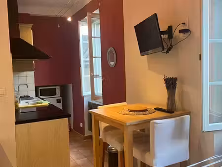location - studio meublé - la roque d'anthéron