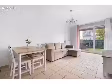 appartement t3 bron route de genas