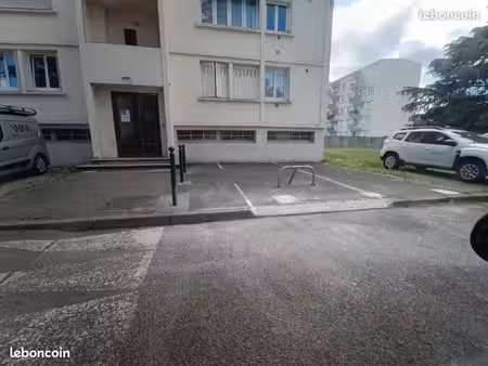 location place de parking