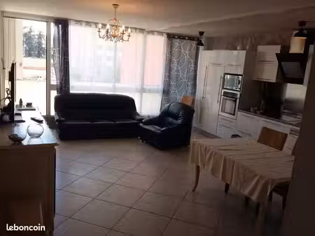 t4 meublé villeurbanne laurent bonnevay carré de soie medipole