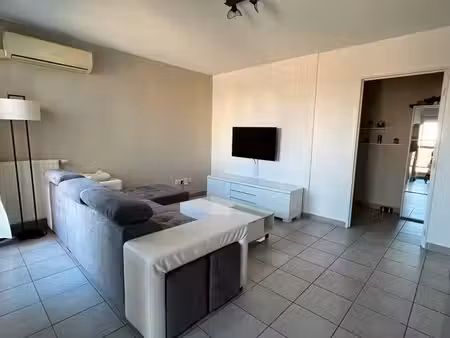 appartement 42 m² avec balcon et box fermé – vaulx-en-velin