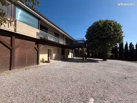 superbe t2 avec extérieur refait à neuf - saint-laurent-d'agny