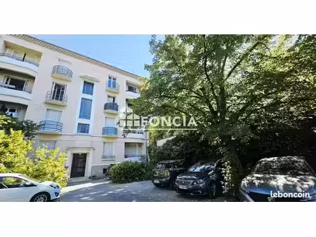 appartement t3/4 quartier haut de saint-jérôme  2 balcons  parking privatif cave  centre v