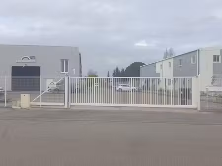 hangars