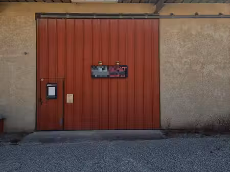 local de stockage de 135 m² avec bureaux – zone artisanale ensemble provence