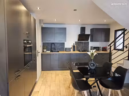 villeurbanne gratte ciel  dans maison refaite à neuf