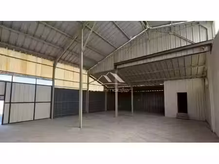 local d'activités à vendre