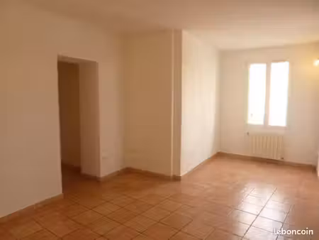appartement t3 non meublé à trinquetaille