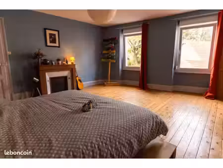 maison de ville très bien placée  avec de nombreux atouts
