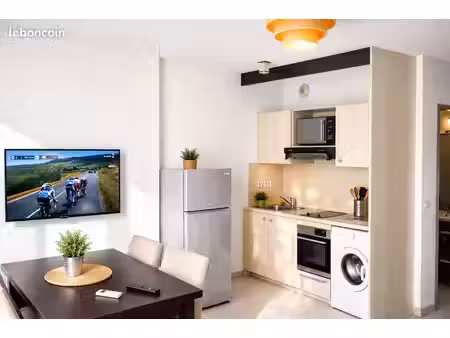 t2 meublé 38 m² - terrasse - grand box - clim - fibre - le cannet-