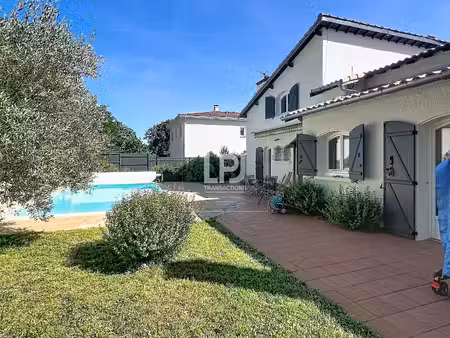 rare maison familiale individuelle – t7 de 197 m² sur une parcelle de 631 m² avec piscine 