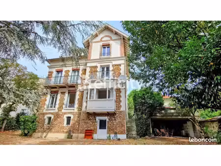 maison 15 pièces 373 m²