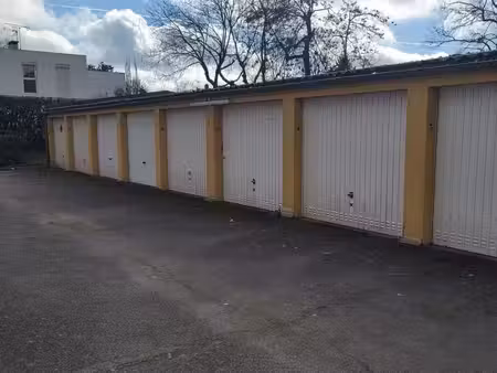 box garage 11m2 dans résidence sécurisée