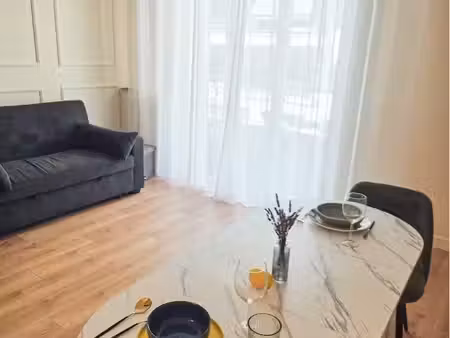 studio meublé transformé en 2 pieces 34m²