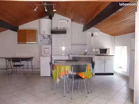 grand studio meublé de 26m calme belle vue privas