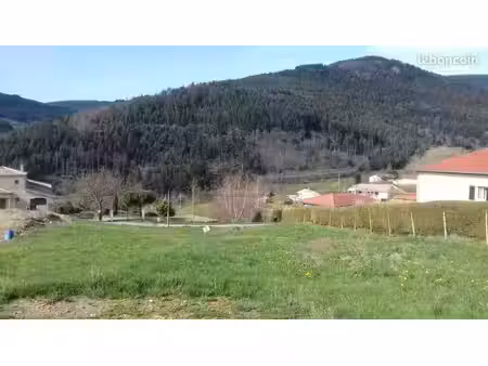 terrain à bâtir de 1 752 m² avec vue dégagée