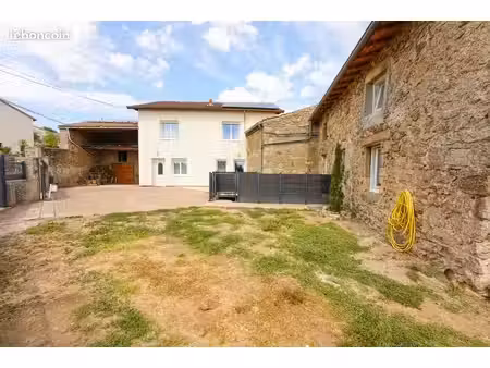 peaugres – corps de ferme de caractère – 225 m² – 2 habitations – piscine